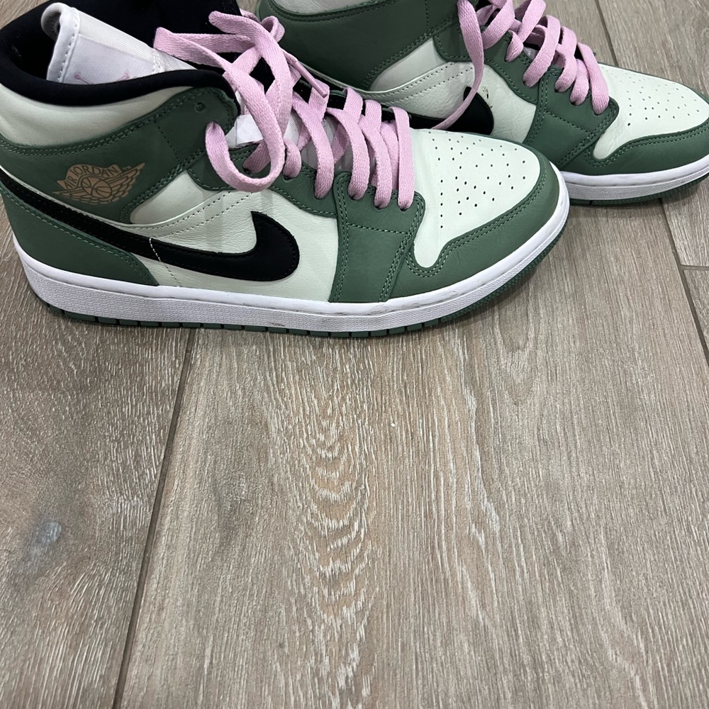 Nike Jordan - Picture 2 of 4